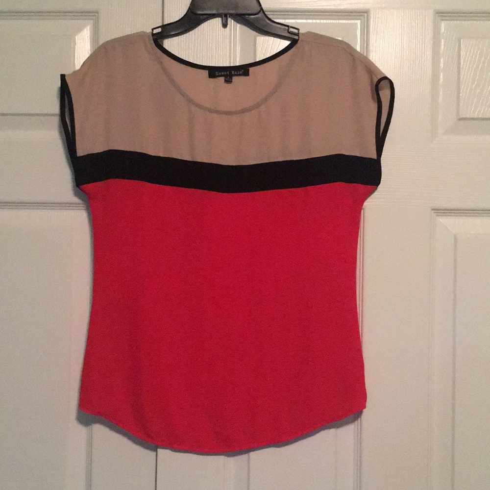 Cute color block top!